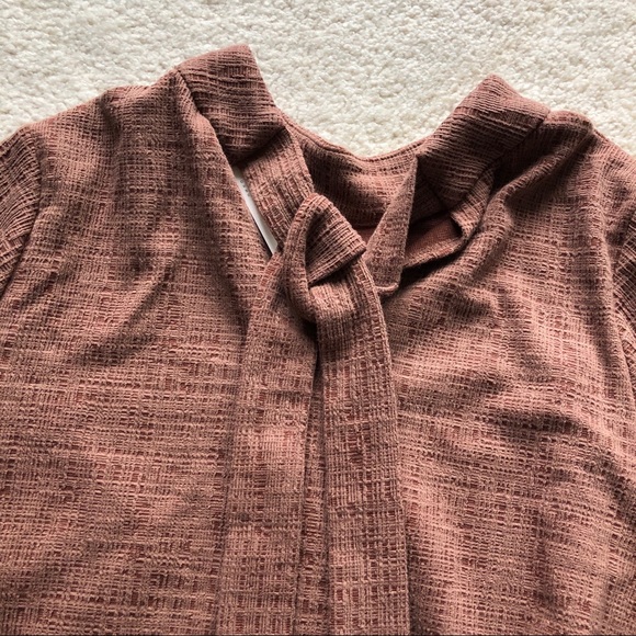 ANTHROPOLOGIE TIE BACK MOCK NECK TEXTURED BLOUSE - Picture 9 of 13